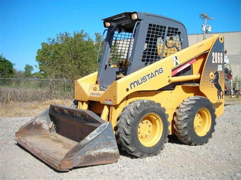 Mustang 2066 skid steer loader: Specifications and technical data